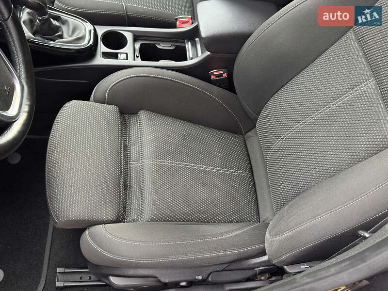 Универсал Opel Astra 2016 в Киеве