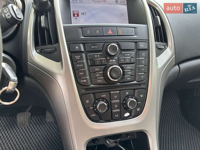 Универсал Opel Astra 2011 в Луцке