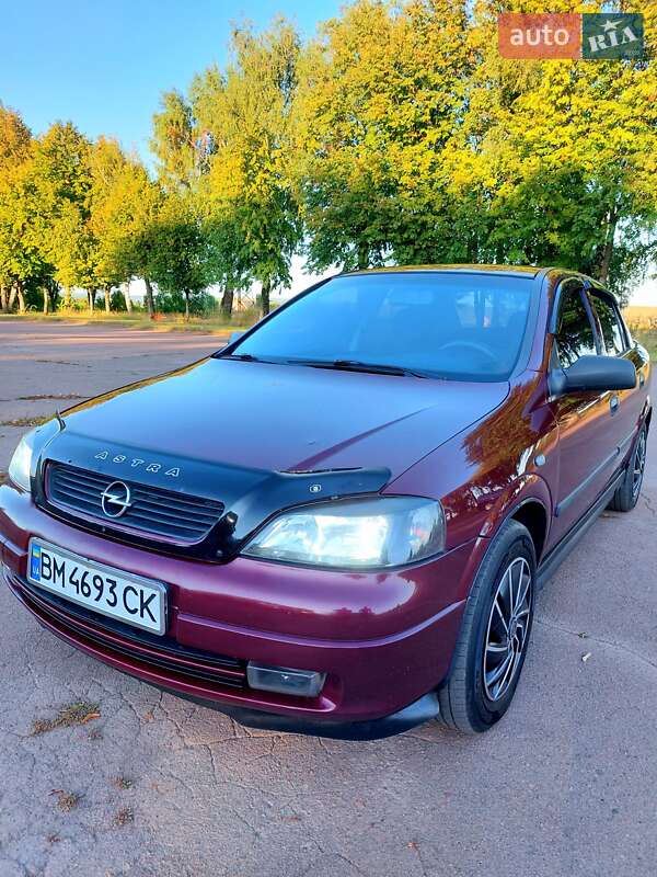 Седан Opel Astra 2008 в Тростянце