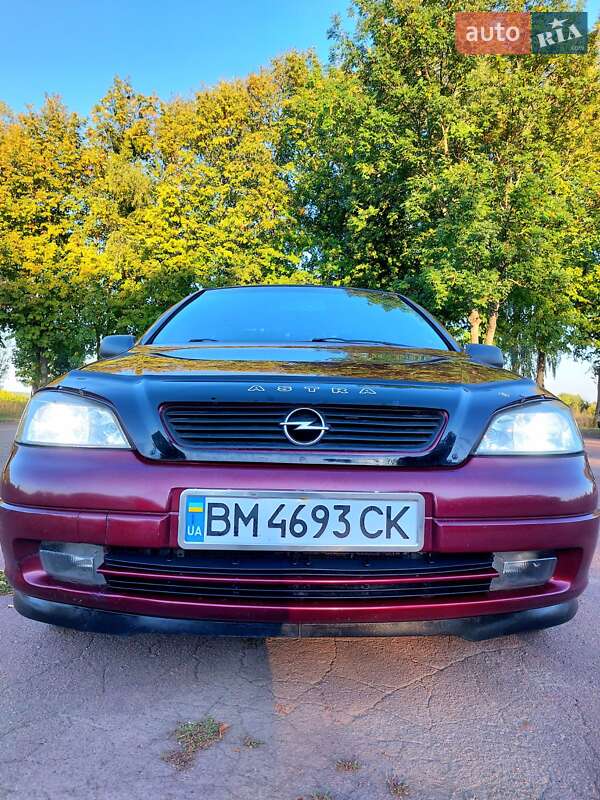 Седан Opel Astra 2008 в Тростянце