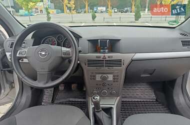 Универсал Opel Astra 2006 в 