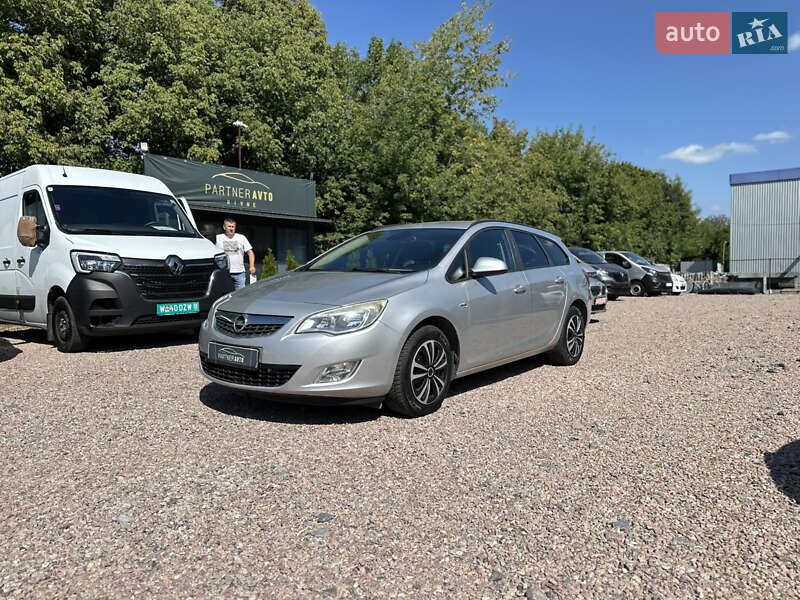 Opel Astra 2011