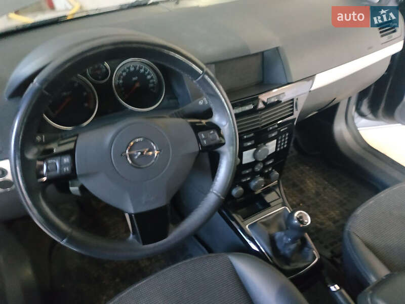 Универсал Opel Astra 2010 в Бережанах
