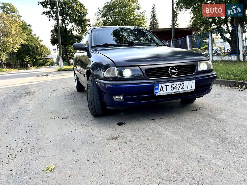 Хэтчбек Opel Astra 1995 в 