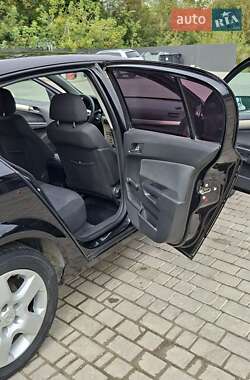 Хэтчбек Opel Astra 2007 в 