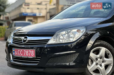 Хэтчбек Opel Astra 2007 в 