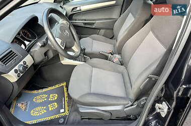 Хэтчбек Opel Astra 2007 в 