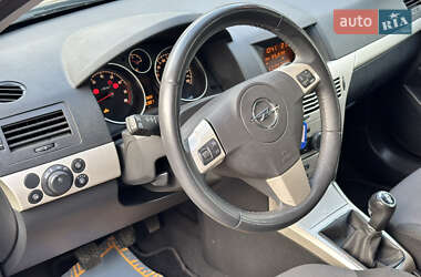 Хэтчбек Opel Astra 2007 в 