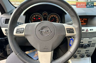Хэтчбек Opel Astra 2007 в 