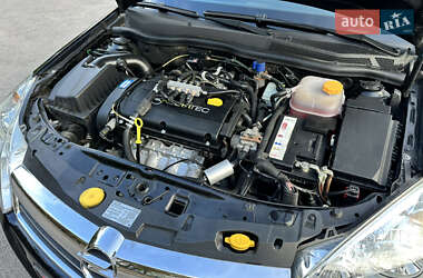 Хэтчбек Opel Astra 2007 в 