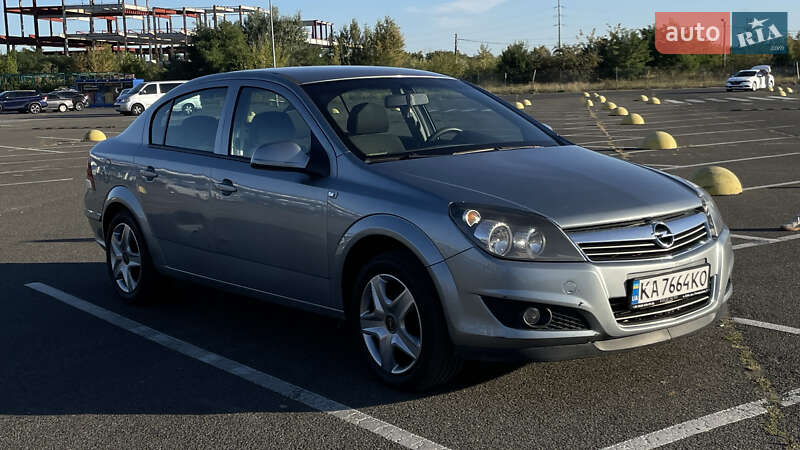 Opel Astra 2012