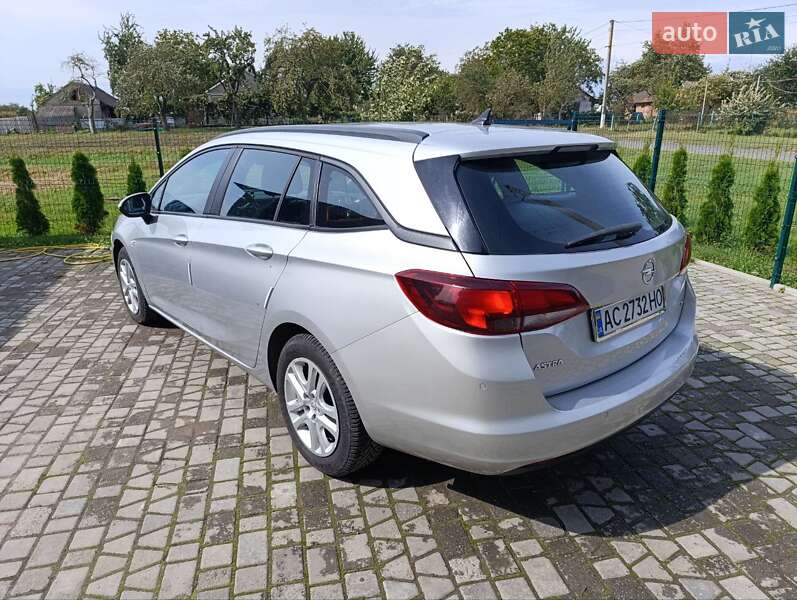 Універсал Opel Astra 2016 в Луцьку