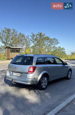 Универсал Opel Astra 2009 в Богодухове