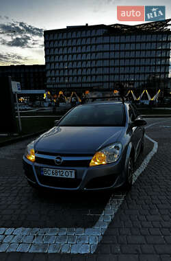 Хэтчбек Opel Astra 2006 в 