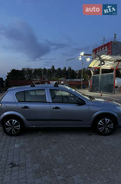 Хэтчбек Opel Astra 2006 в 