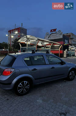 Хэтчбек Opel Astra 2006 в 