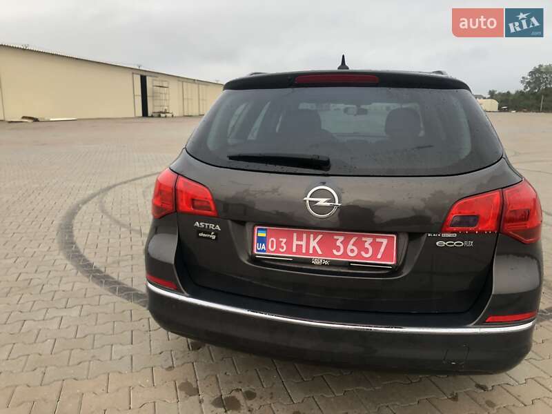 Универсал Opel Astra 2015 в Черновцах