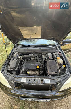 Седан Opel Astra 2008 в  фото 10 Седан Opel Astra 2008 в