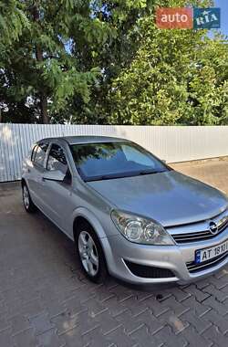 Хэтчбек Opel Astra 2008 в 