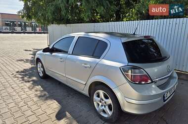 Хэтчбек Opel Astra 2008 в 
