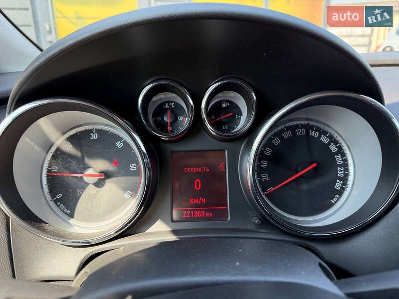 Универсал Opel Astra 2012 в Стрые