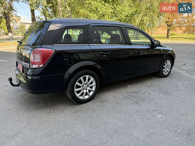 Универсал Opel Astra 2008 в Полтаве