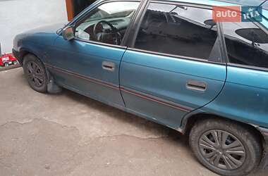 Хэтчбек Opel Astra 1993 в Гвоздеце