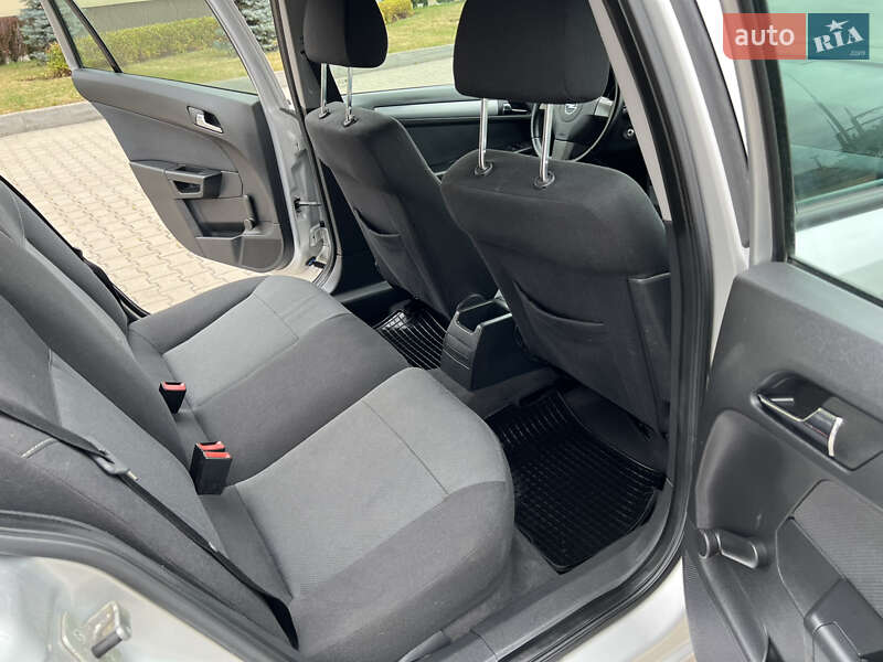 Универсал Opel Astra 2007 в Луцке