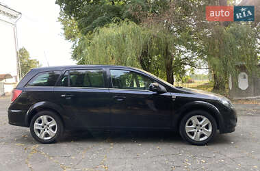 Универсал Opel Astra 2010 в 