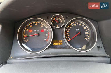 Универсал Opel Astra 2010 в 
