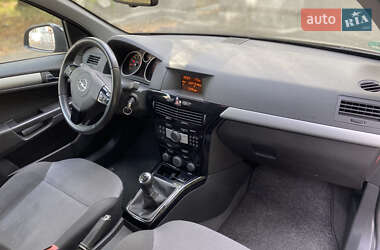 Универсал Opel Astra 2010 в 