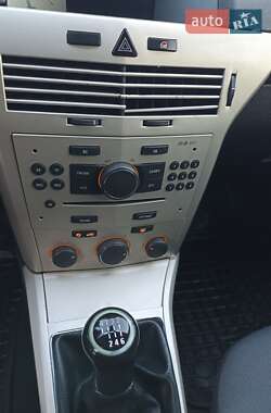 Универсал Opel Astra 2008 в 