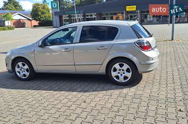 Хэтчбек Opel Astra 2007 в 