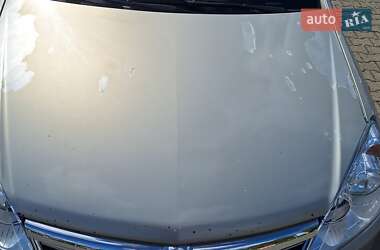Хэтчбек Opel Astra 2007 в 