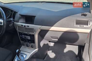 Хэтчбек Opel Astra 2007 в 