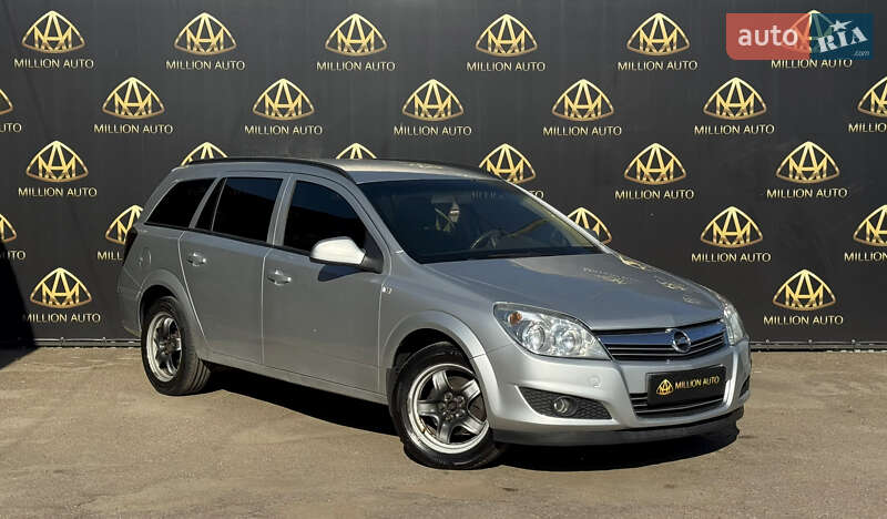 Opel Astra 2011