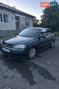 Седан Opel Astra 2004 в Тернополе