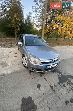 Хэтчбек Opel Astra 2004 в 