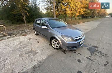 Хэтчбек Opel Astra 2004 в 