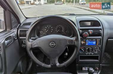 Седан Opel Astra 2008 в 