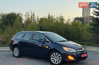 Универсал Opel Astra 2013 в 