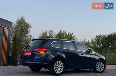Универсал Opel Astra 2013 в 
