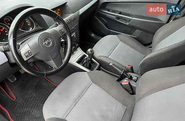 Универсал Opel Astra 2004 в 