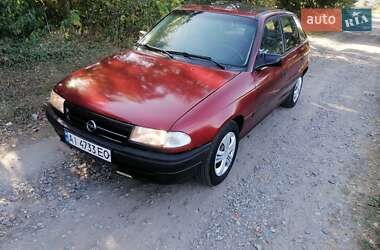 Хэтчбек Opel Astra 1993 в 