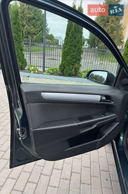 Универсал Opel Astra 2004 в 