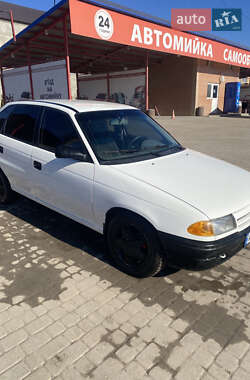 Хэтчбек Opel Astra 1994 в 