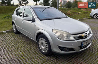 Хэтчбек Opel Astra 2008 в 