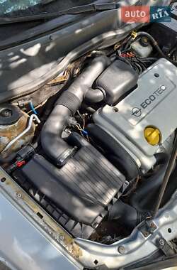 Седан Opel Astra 2002 в 