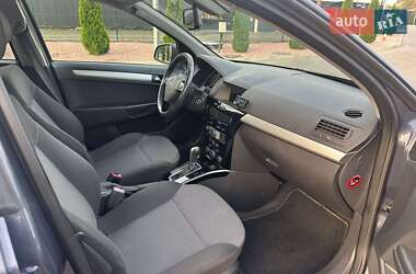 Универсал Opel Astra 2010 в 