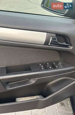 Универсал Opel Astra 2010 в 
